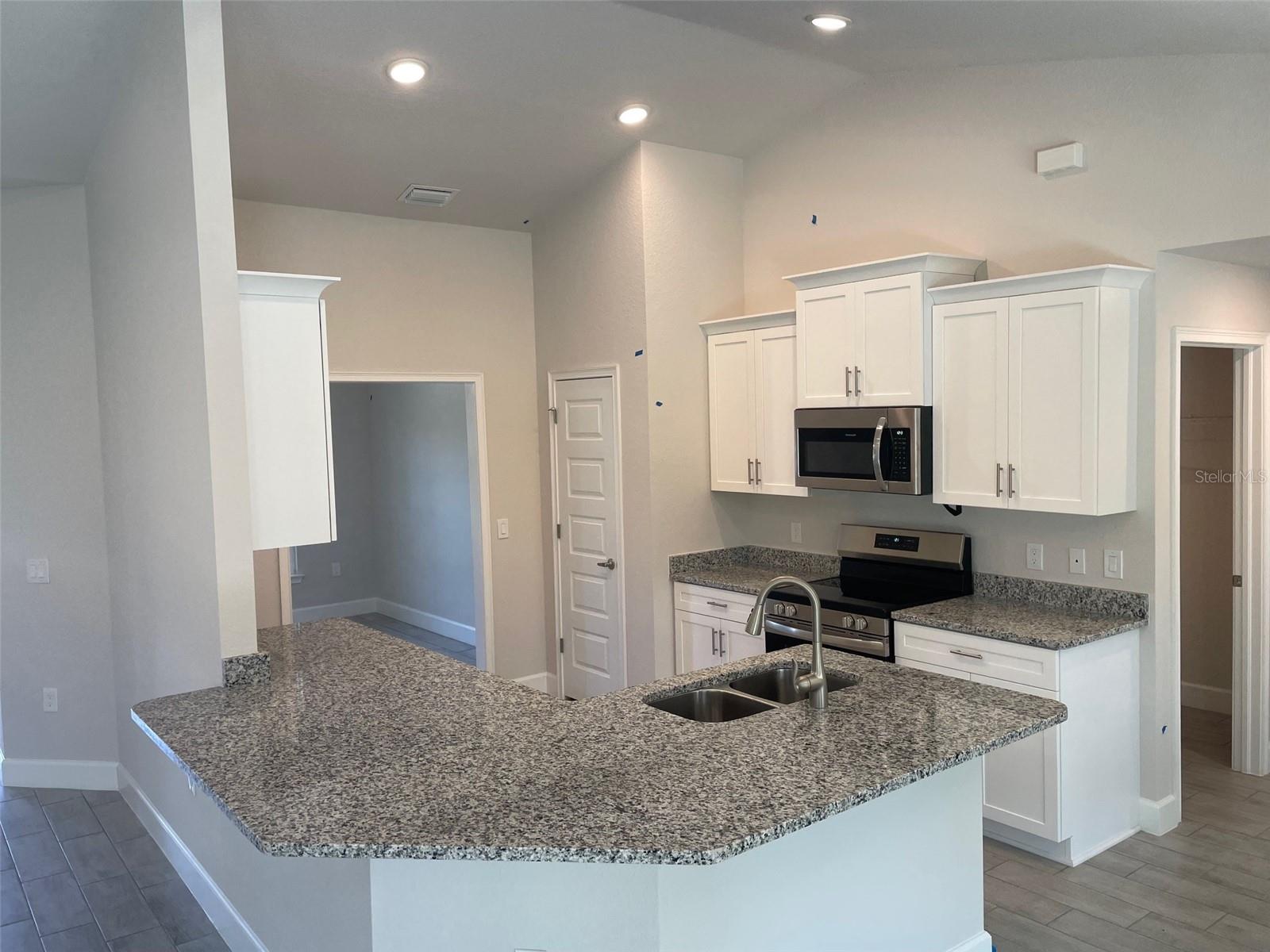 17433 EDGEWATER DR, PORT CHARLOTTE, FL, 33948