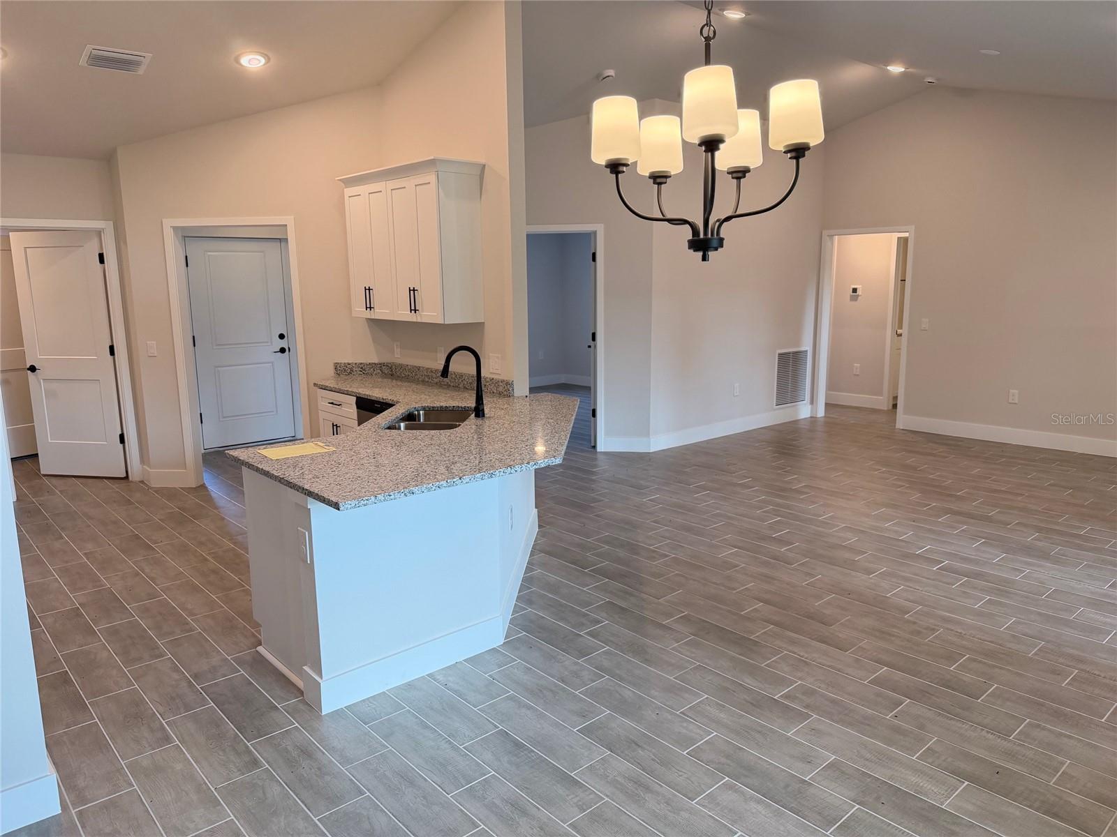17433 EDGEWATER DR, PORT CHARLOTTE, FL, 33948