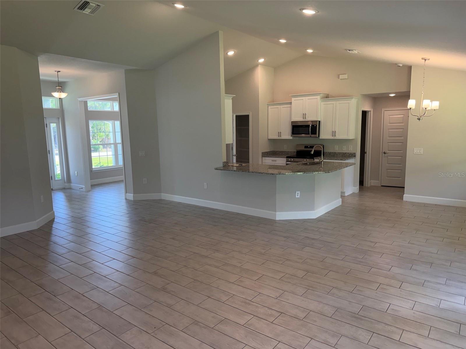 17433 EDGEWATER DR, PORT CHARLOTTE, FL, 33948