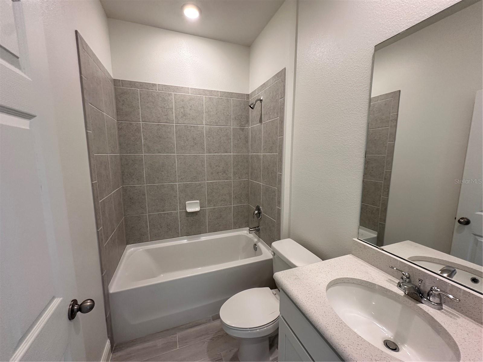 14 LONDONDERRY DR, PALM COAST, FL, 32137