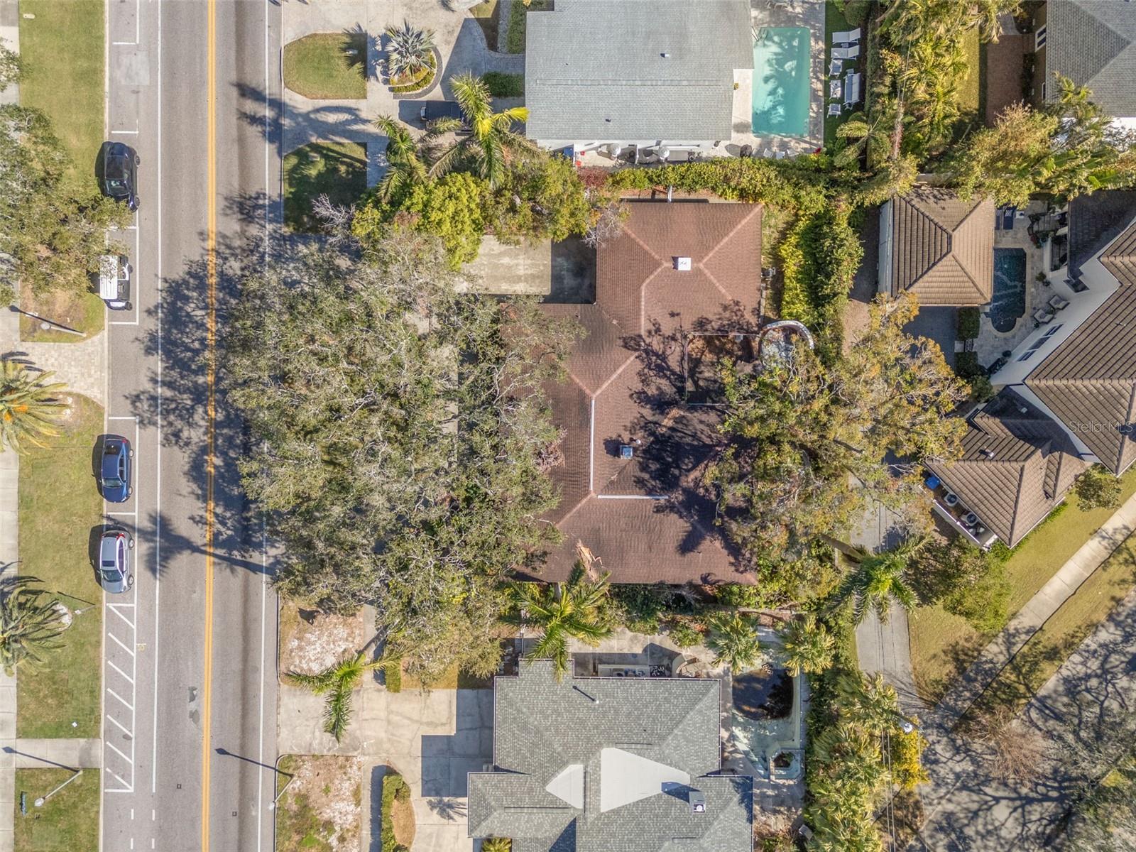 215 SNELL ISLE BLVD NE, ST PETERSBURG, FL, 33704