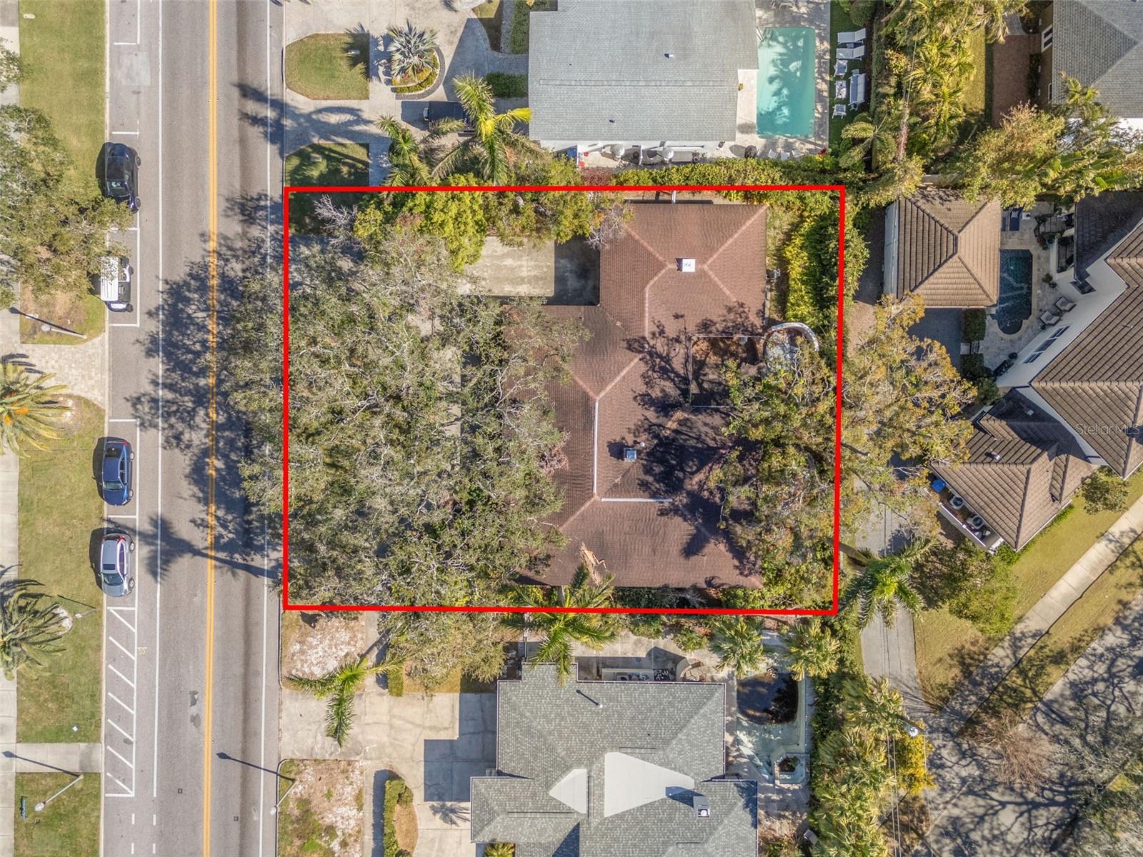 215 SNELL ISLE BLVD NE, ST PETERSBURG, FL, 33704