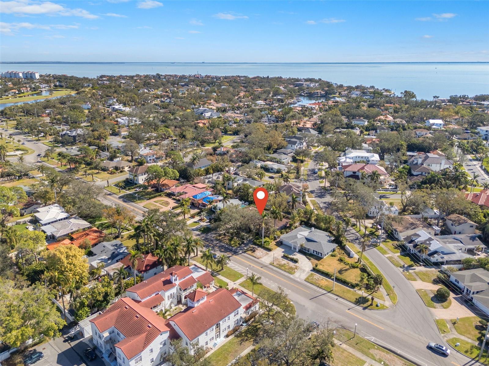 215 SNELL ISLE BLVD NE, ST PETERSBURG, FL, 33704