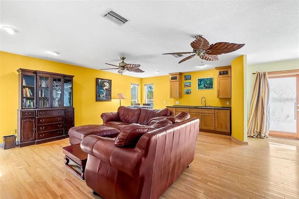 800 MISSOURI AVE, PALM HARBOR, FL, 34683