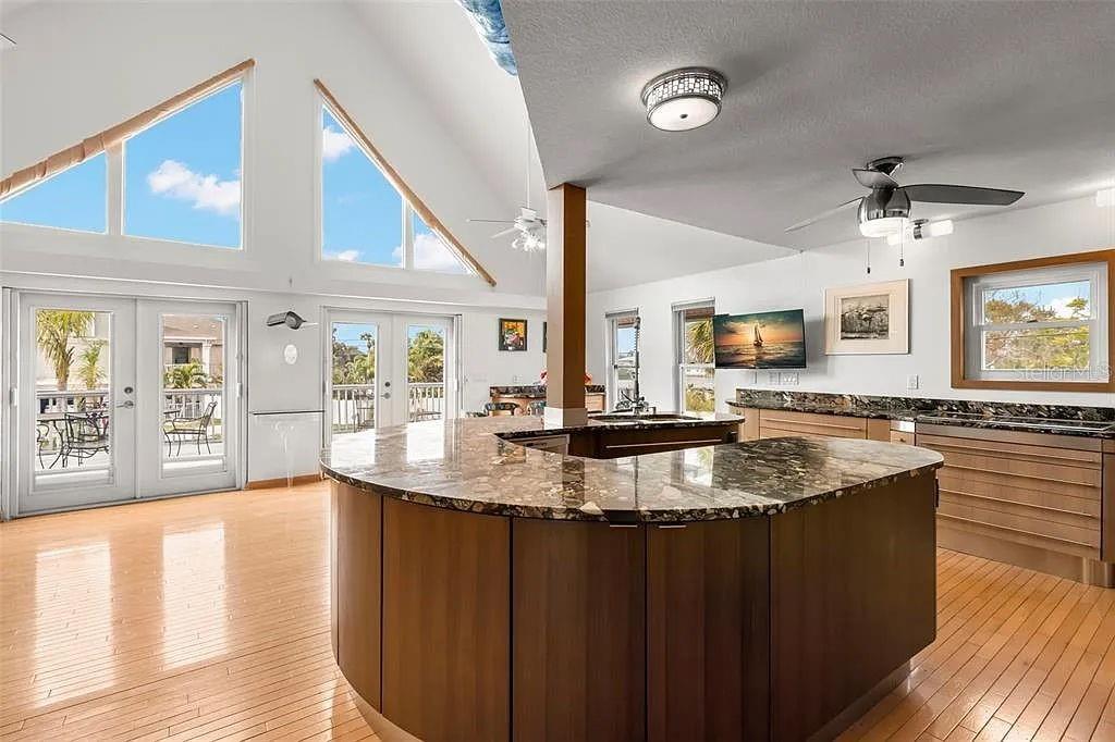 800 MISSOURI AVE, PALM HARBOR, FL, 34683