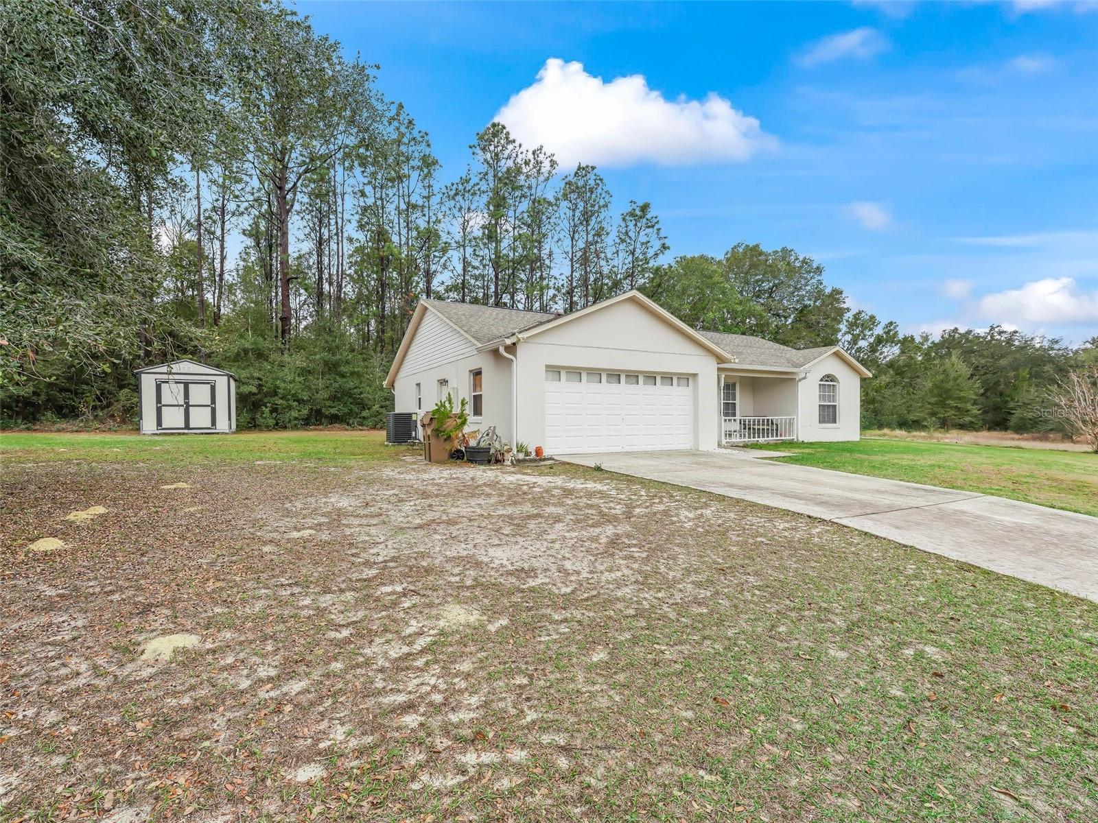 39727 REDBUD RD, LADY LAKE, FL, 32159