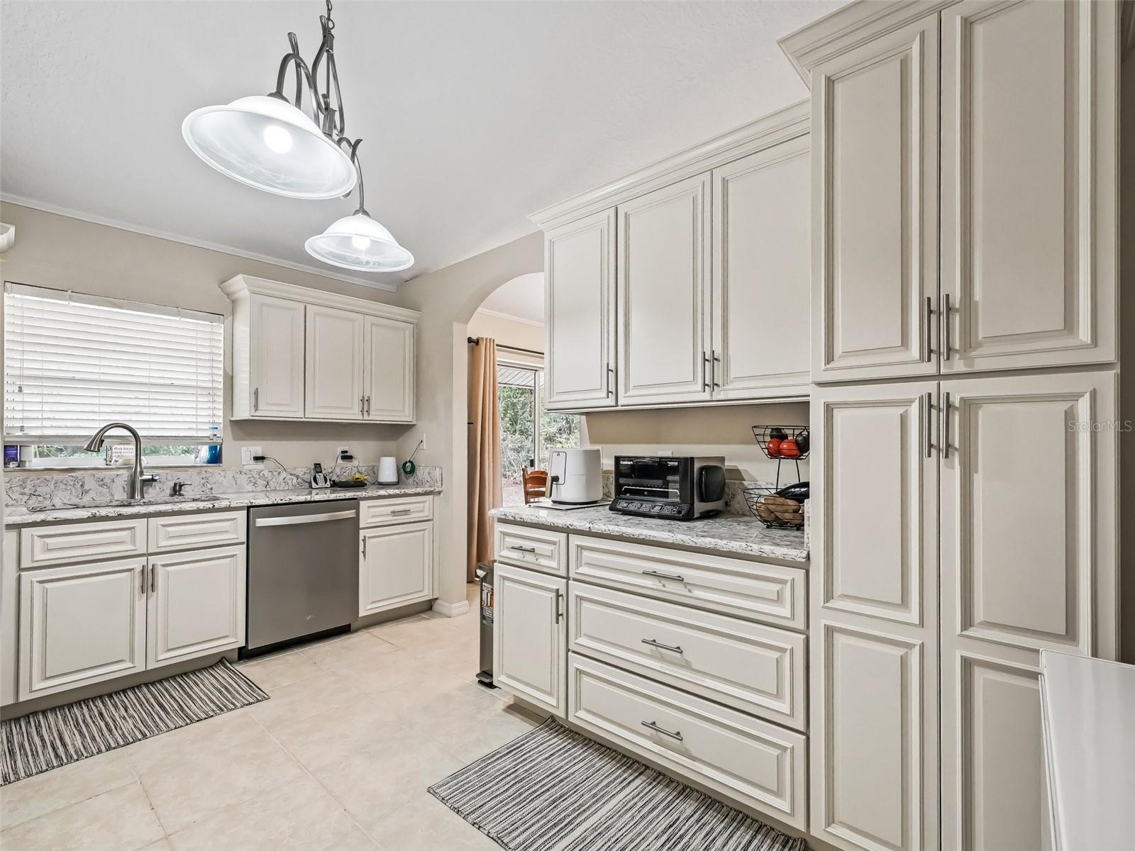 39727 REDBUD RD, LADY LAKE, FL, 32159