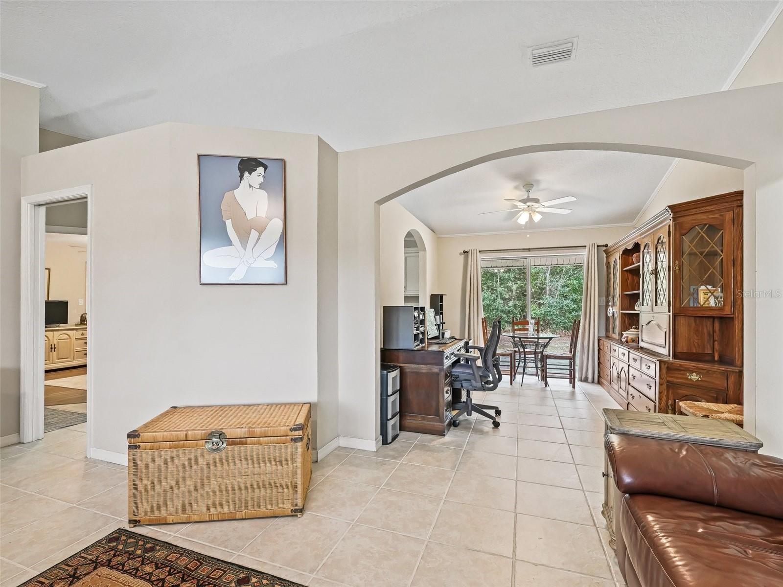 39727 REDBUD RD, LADY LAKE, FL, 32159