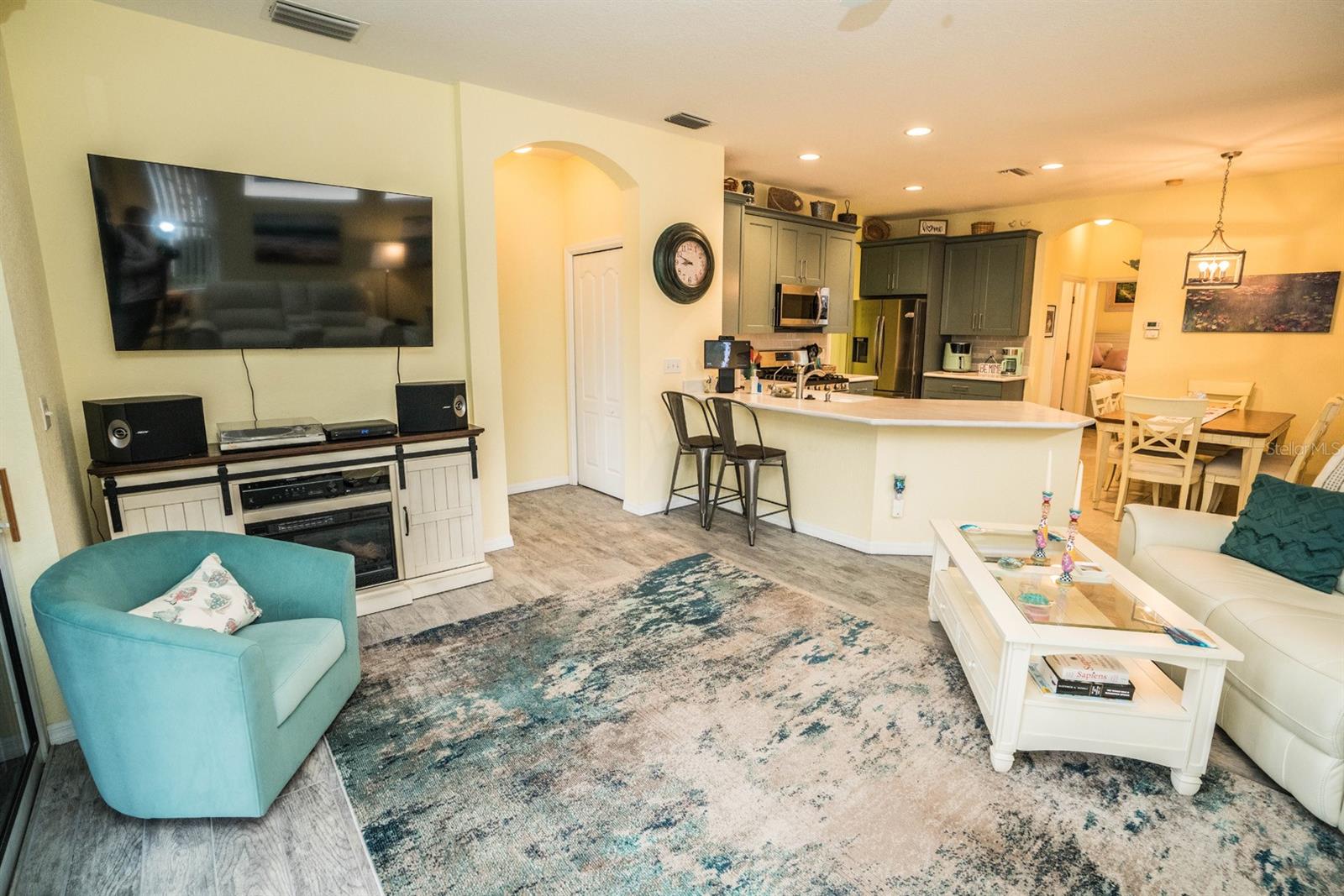 1211 LYNDHURST GREENS DR, SUN CITY CENTER, FL, 33573
