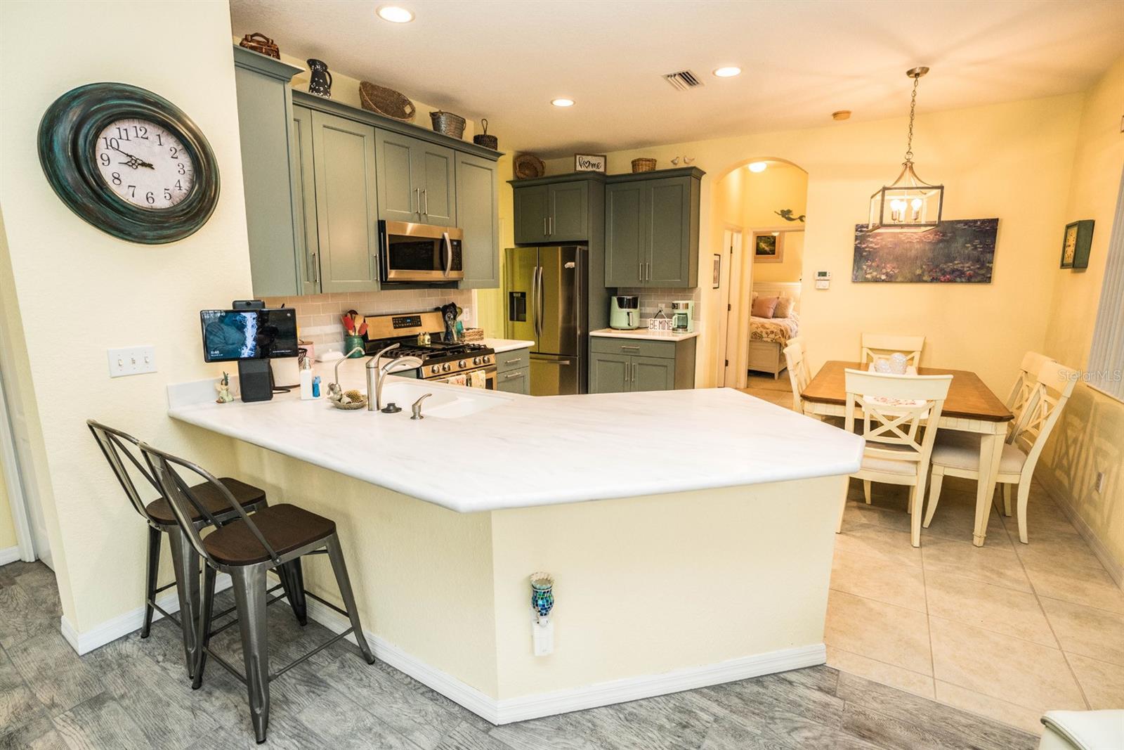 1211 LYNDHURST GREENS DR, SUN CITY CENTER, FL, 33573