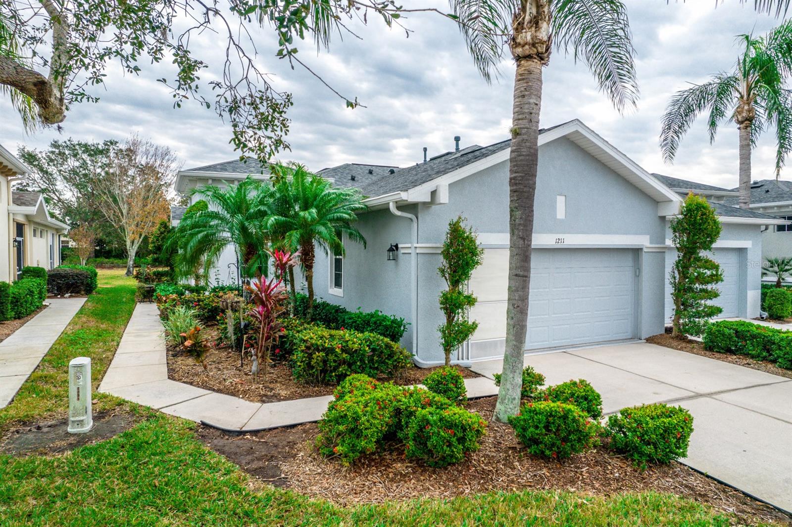 1211 LYNDHURST GREENS DR, SUN CITY CENTER, FL, 33573