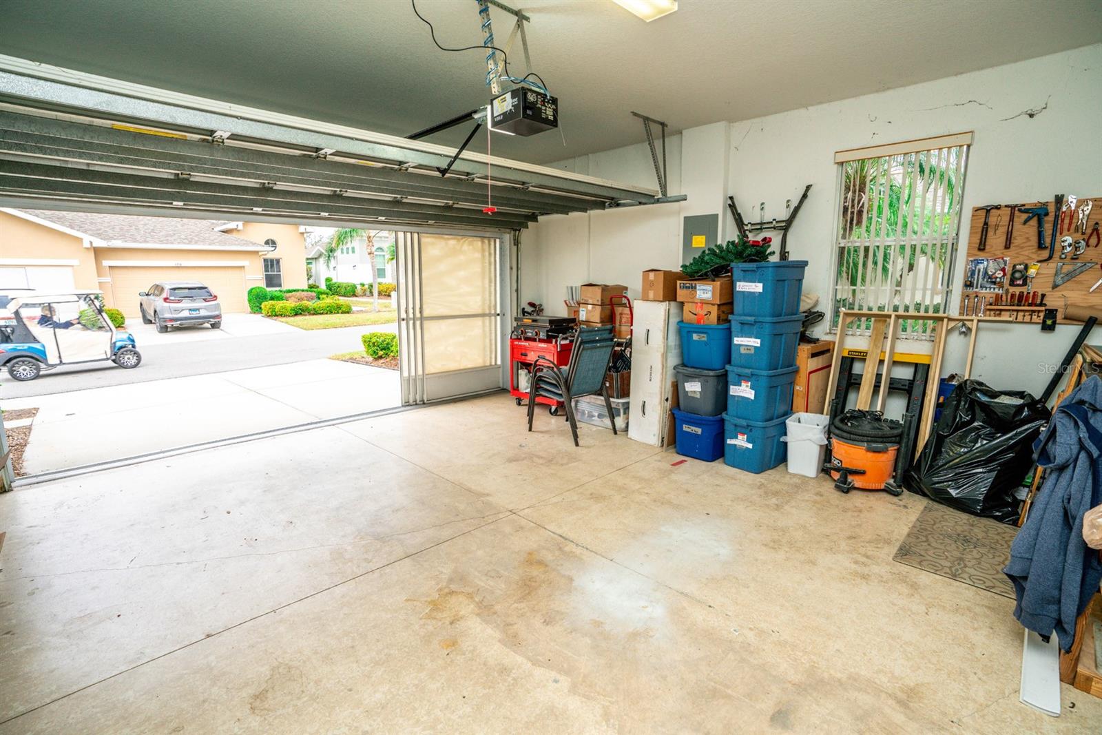 1211 LYNDHURST GREENS DR, SUN CITY CENTER, FL, 33573