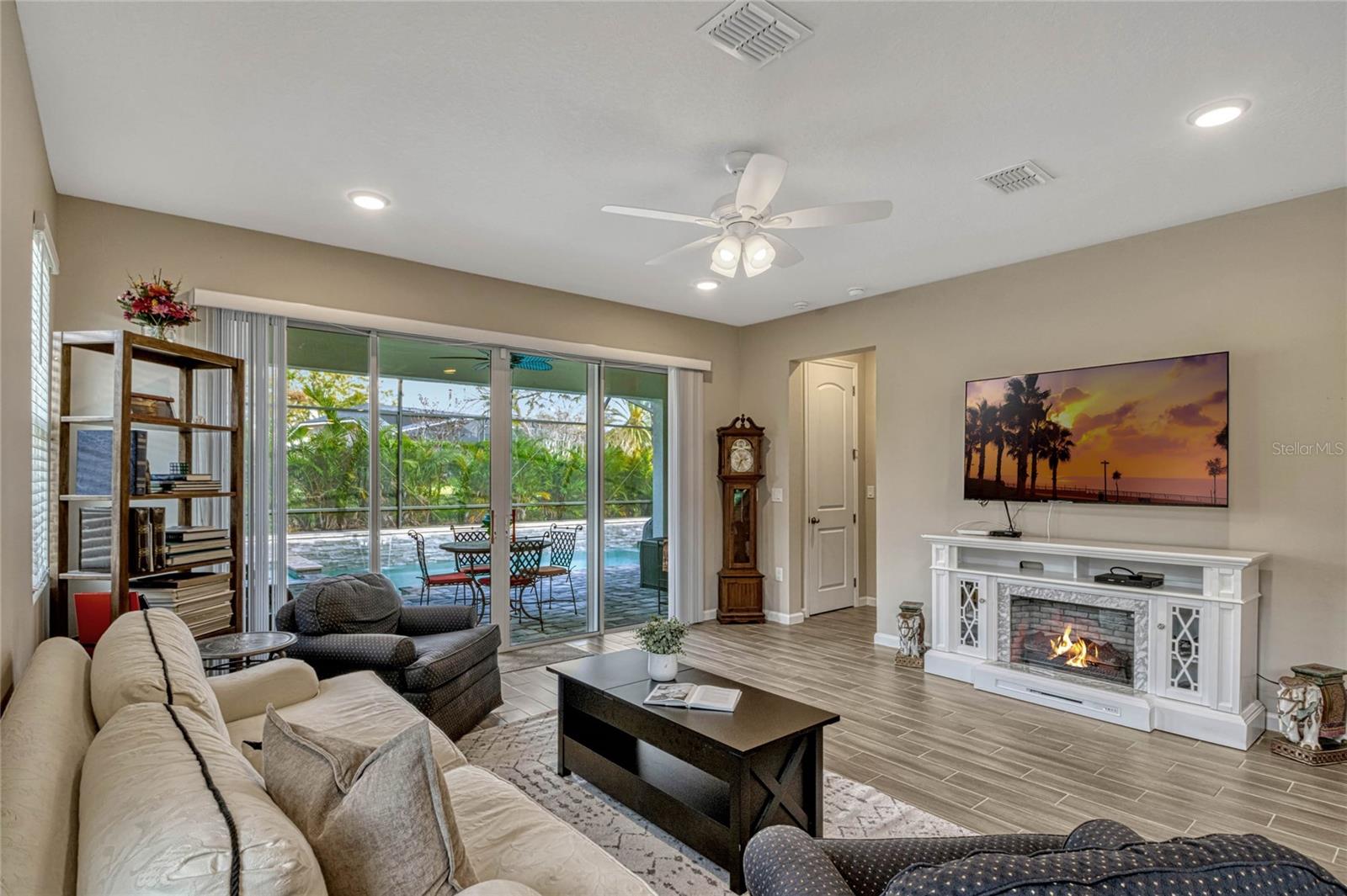 10161 SPRING LAKE DR, CLERMONT, FL, 34711