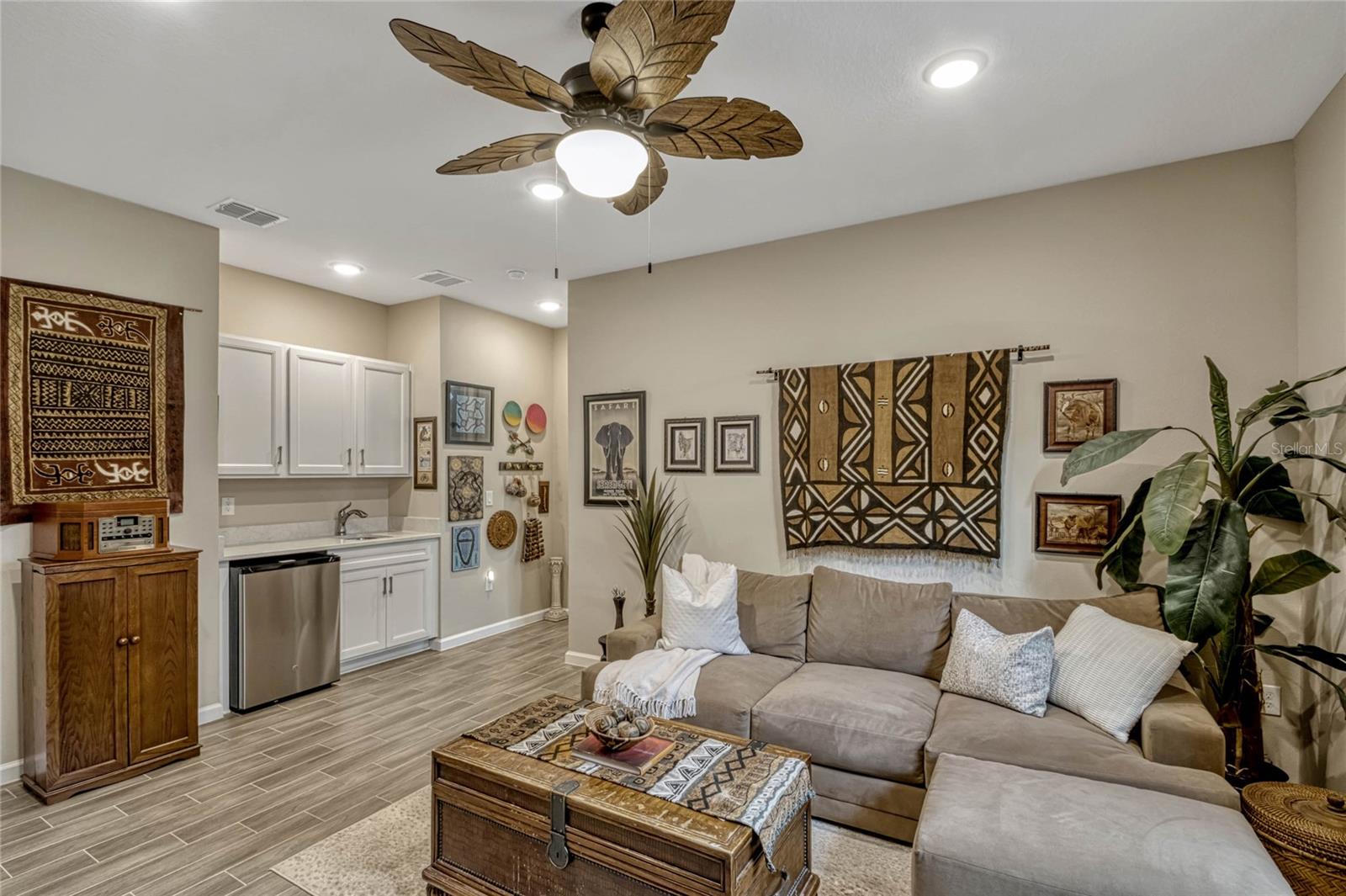 10161 SPRING LAKE DR, CLERMONT, FL, 34711