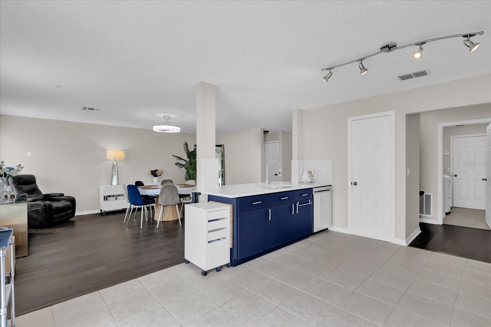 1255 BLACKWATER POND DR, ORLANDO, FL, 32828