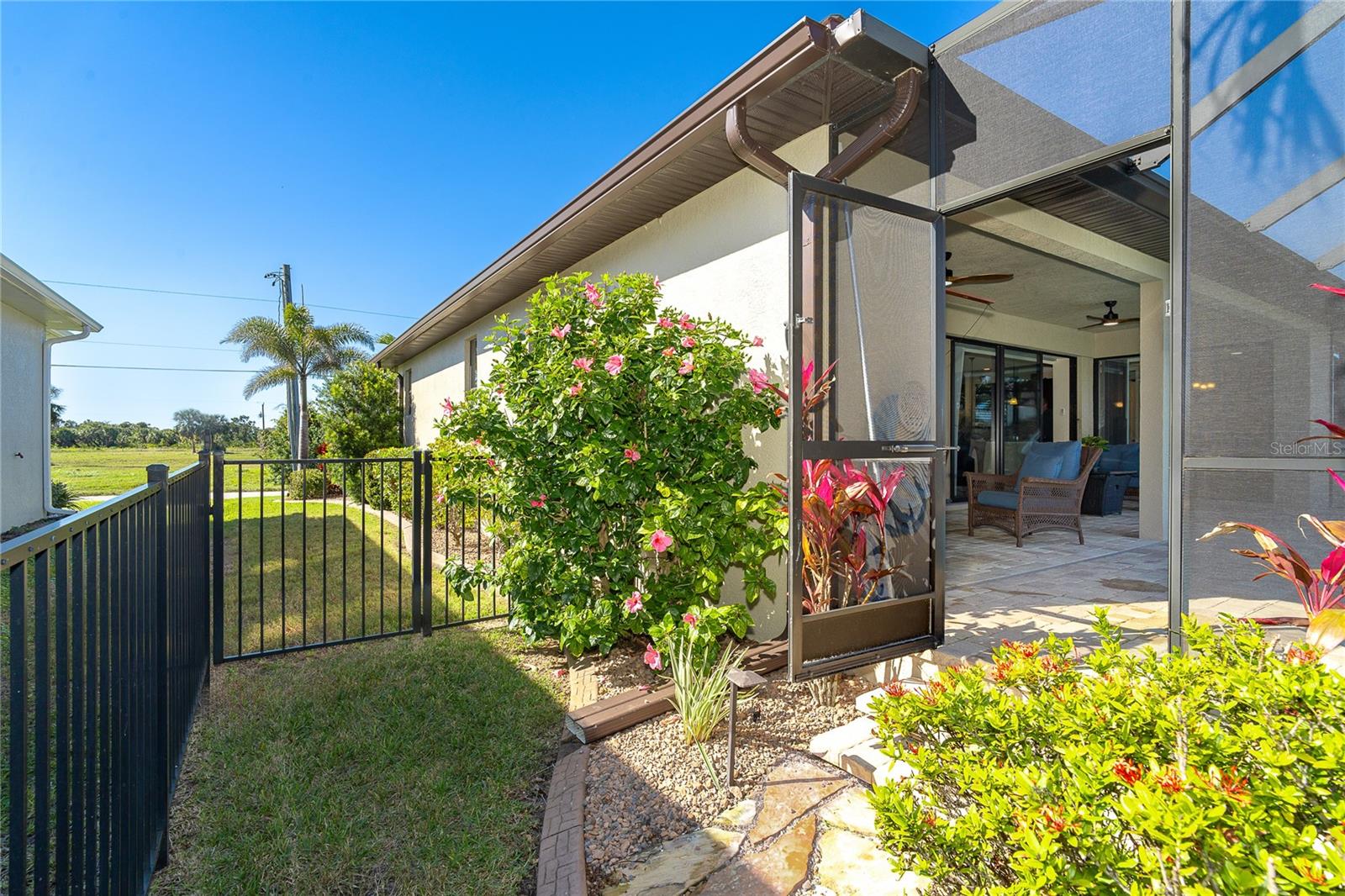 214 W PINE VALLEY LN, ROTONDA WEST, FL, 33947