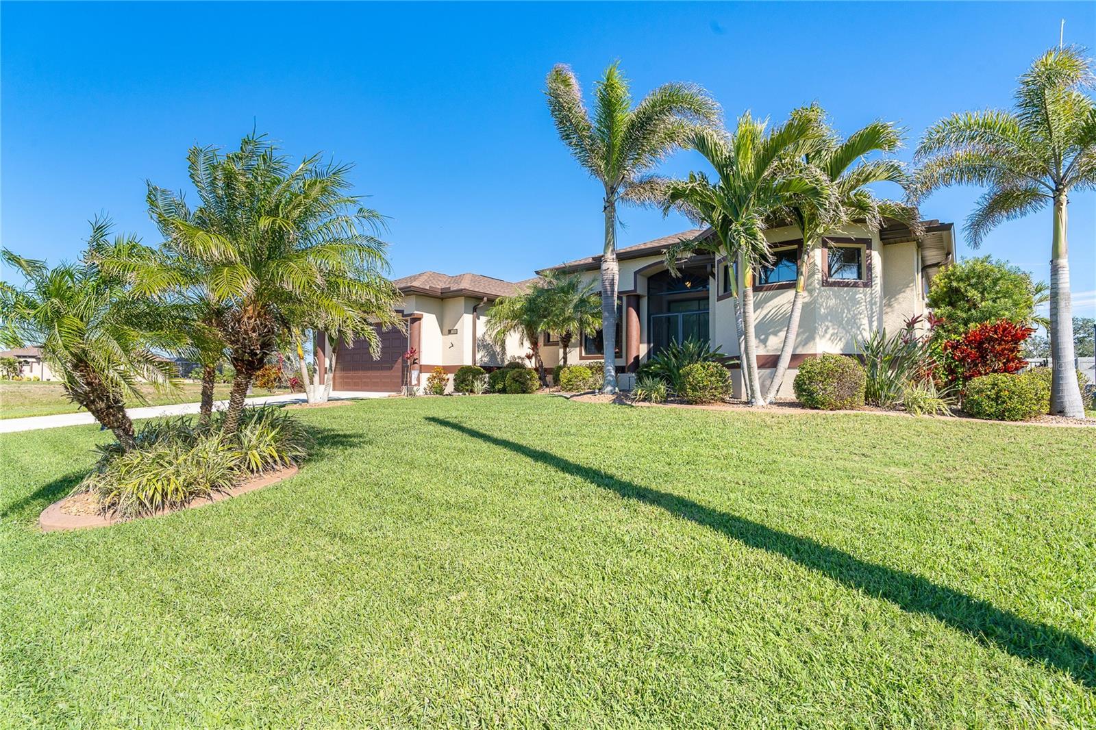 214 W PINE VALLEY LN, ROTONDA WEST, FL, 33947