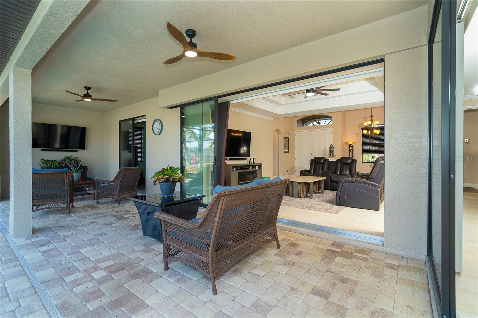 214 W PINE VALLEY LN, ROTONDA WEST, FL, 33947