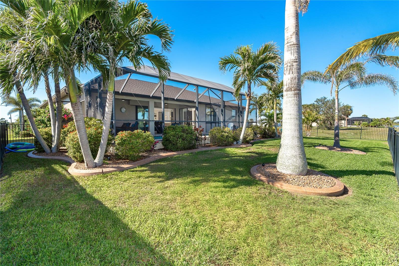 214 W PINE VALLEY LN, ROTONDA WEST, FL, 33947