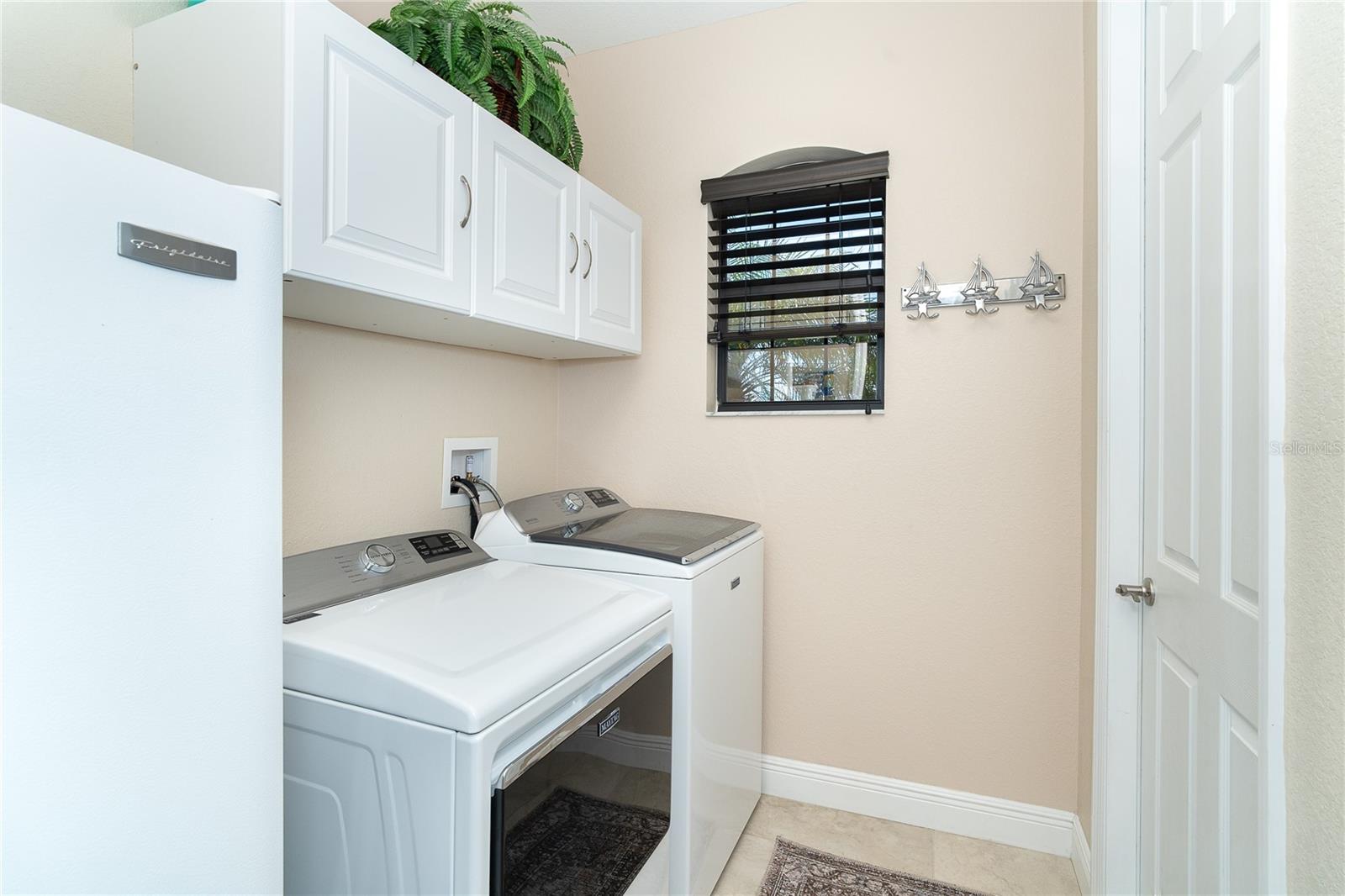 214 W PINE VALLEY LN, ROTONDA WEST, FL, 33947