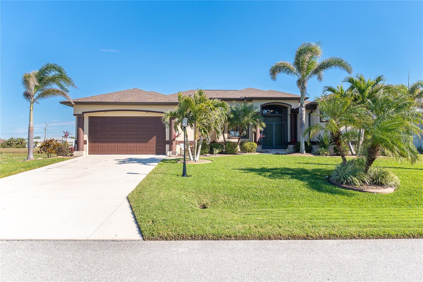 214 W PINE VALLEY LN, ROTONDA WEST, FL, 33947