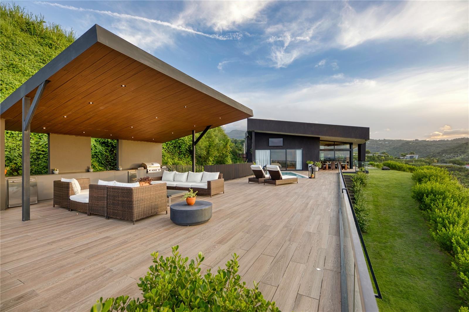 PR9111242 Property Photo