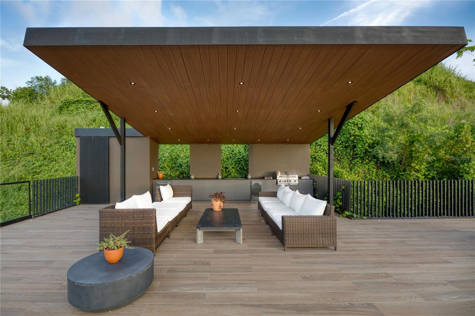 PR9111242 Property Photo