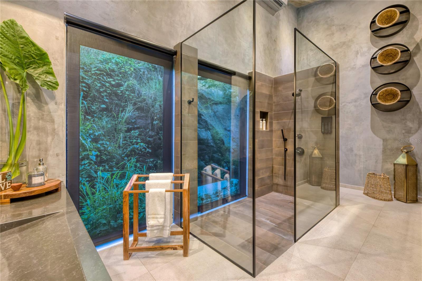 PR9111242 Property Photo