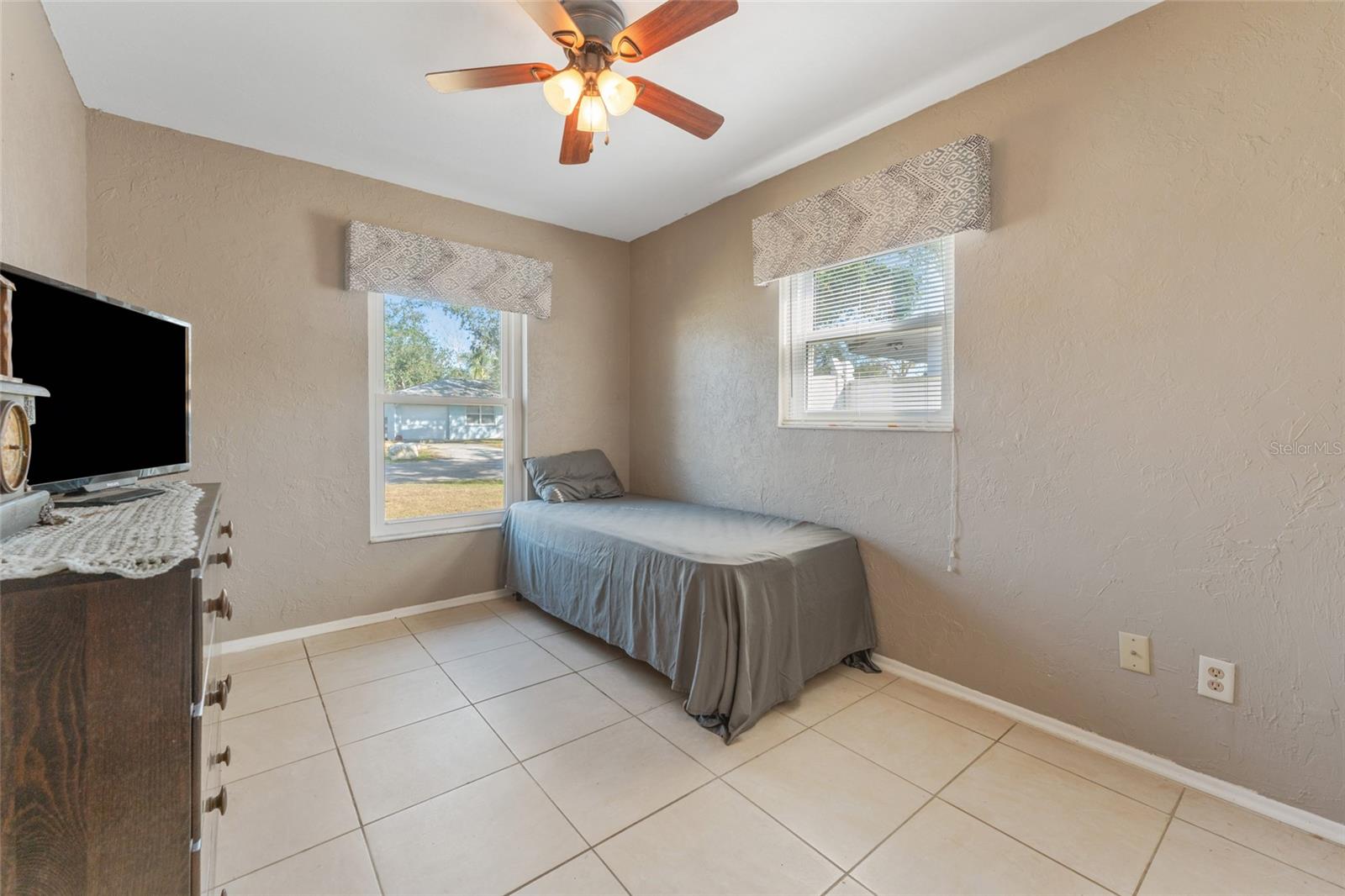 6512 2ND AVE NE, BRADENTON, FL, 34208