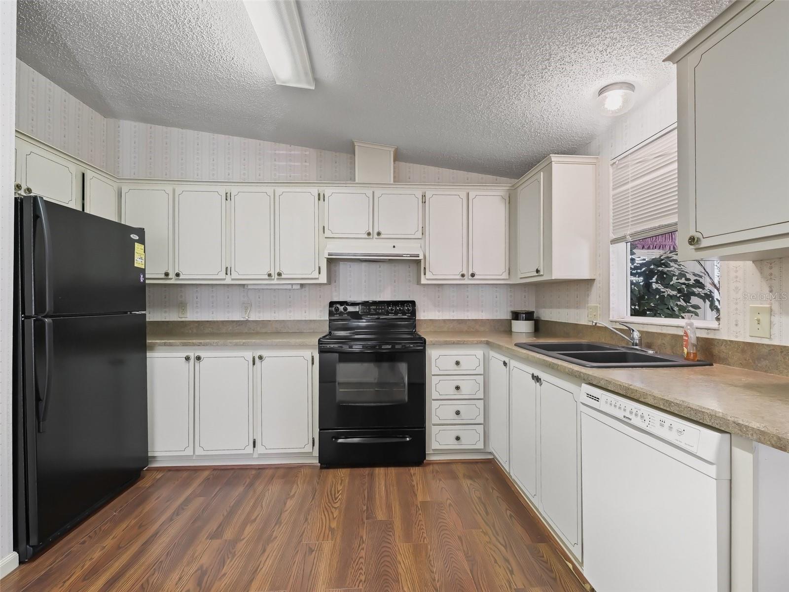 1303 E SCHWARTZ BLVD, THE VILLAGES, FL, 32159