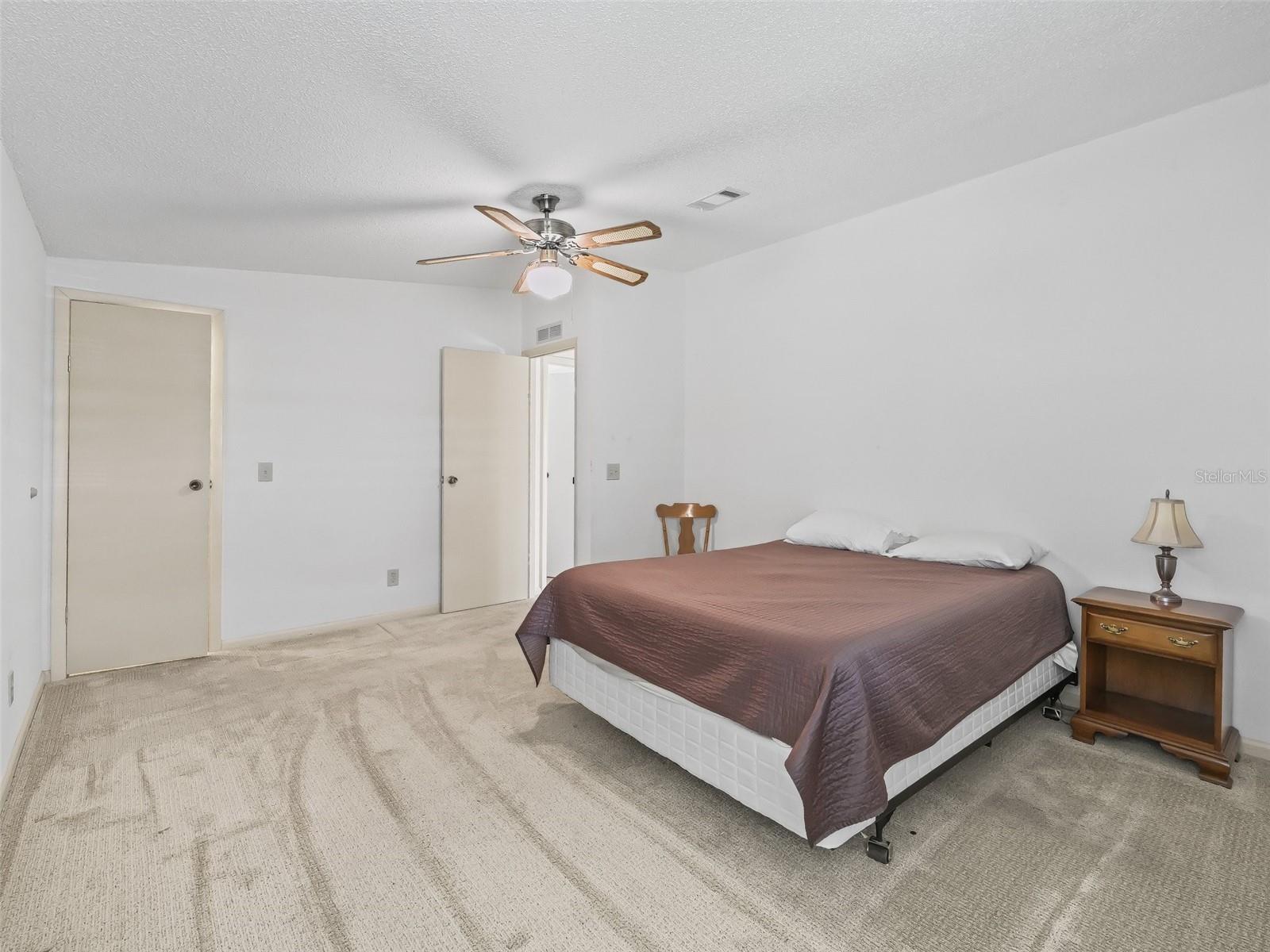 1303 E SCHWARTZ BLVD, THE VILLAGES, FL, 32159