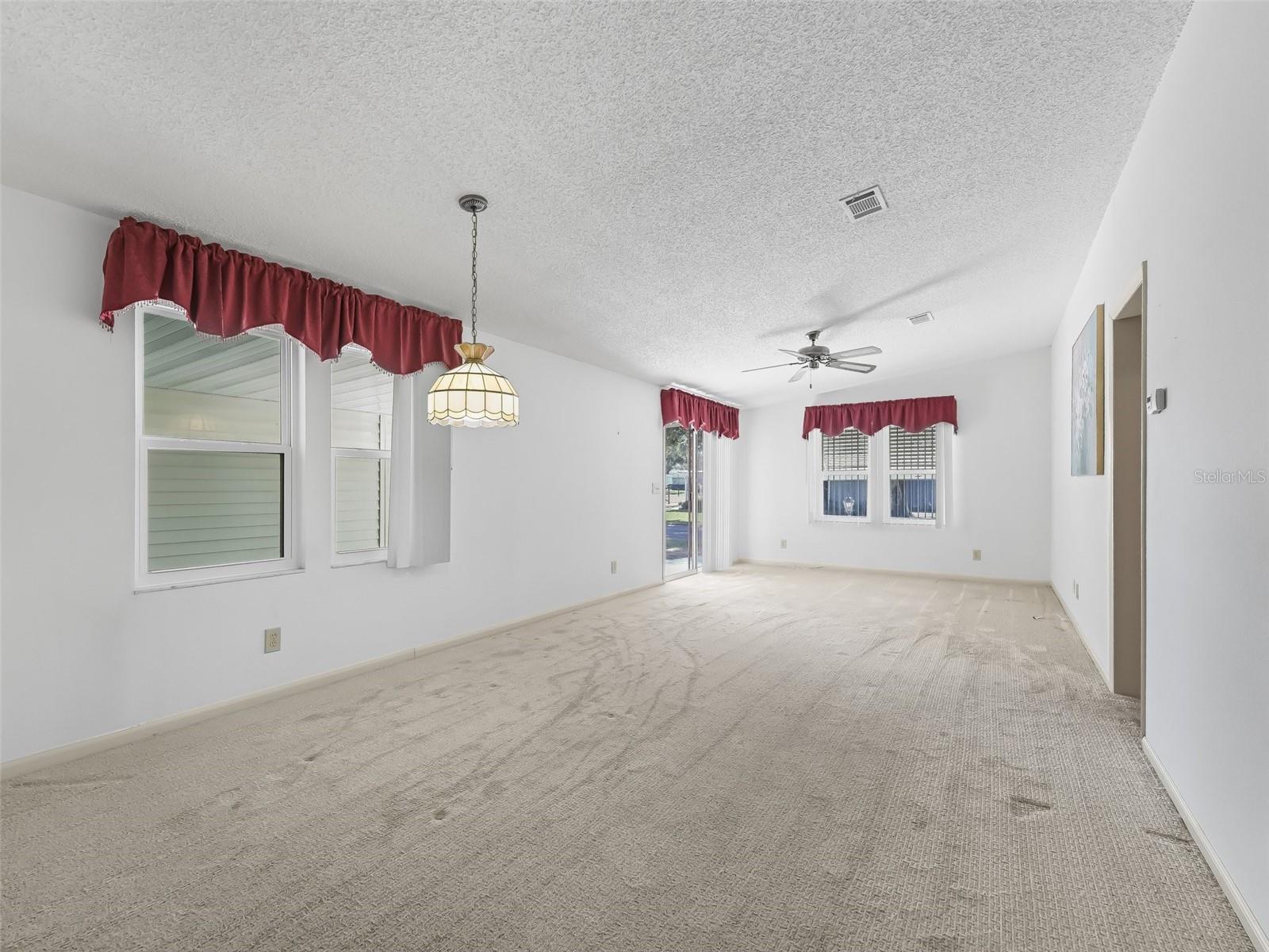 1303 E SCHWARTZ BLVD, THE VILLAGES, FL, 32159