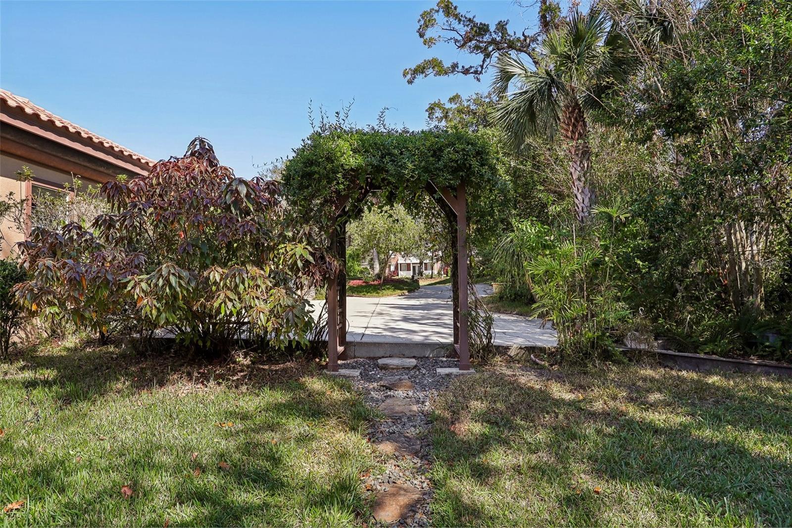 10 BROADWATER DR, ORMOND BEACH, FL, 32174
