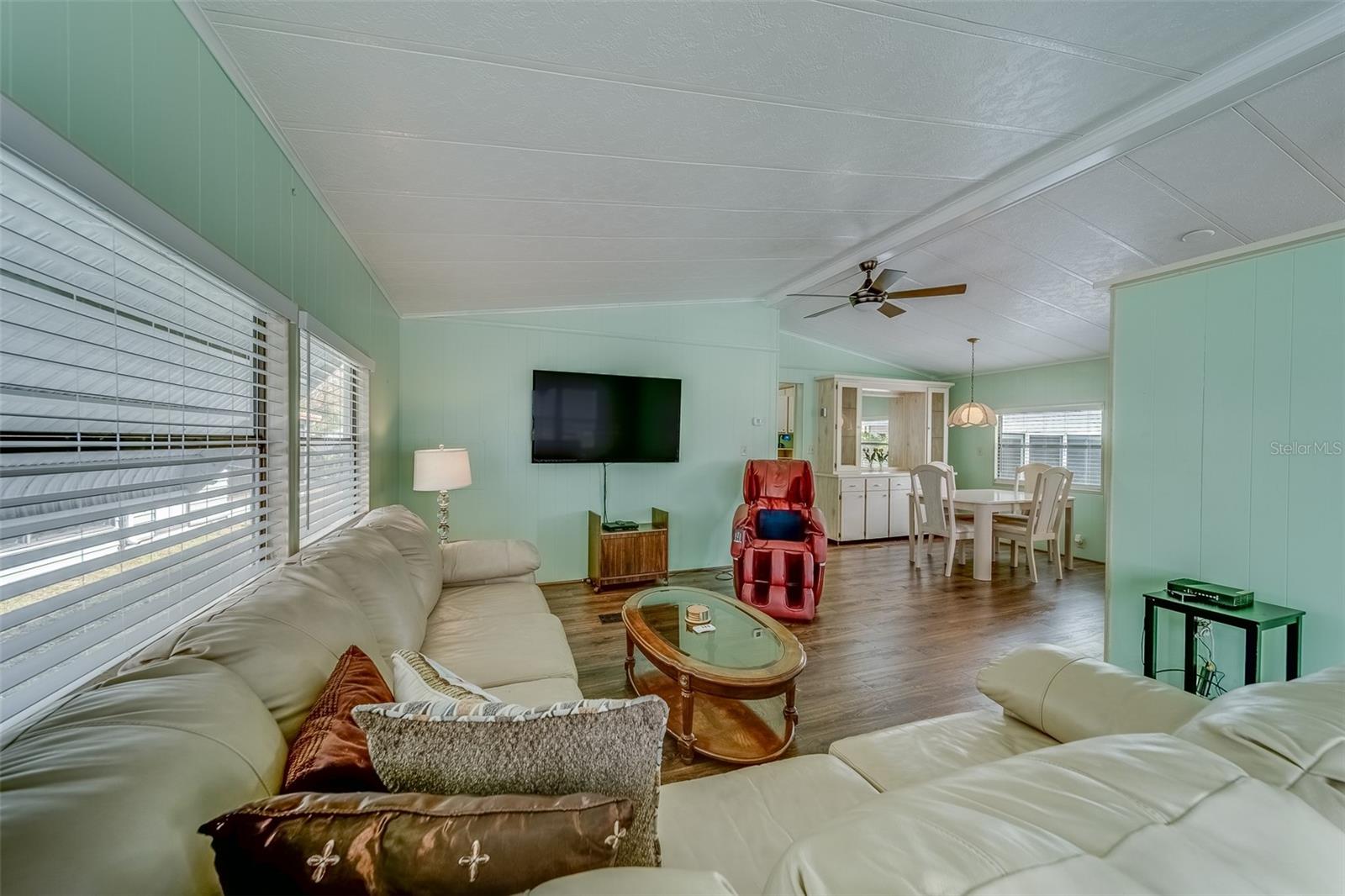 148 GULL AIRE BLVD, OLDSMAR, FL, 34677