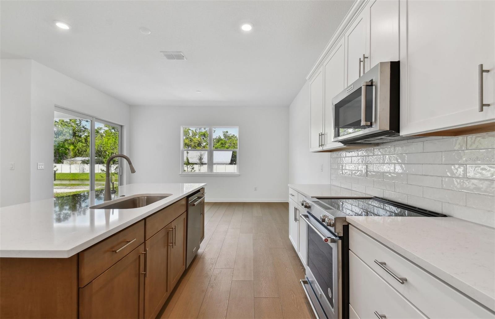 Large Kitchen Island w/Storage