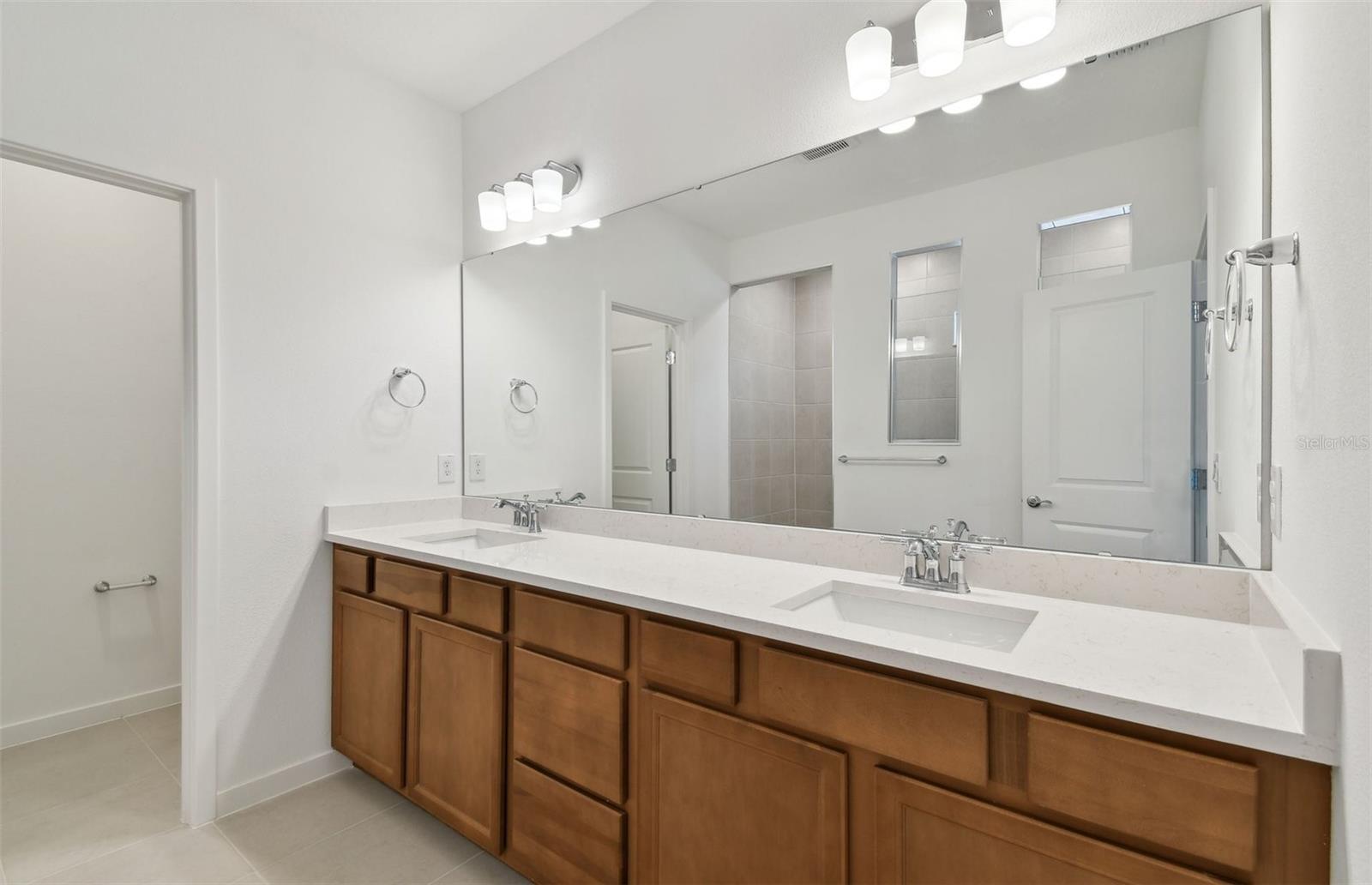 Owner's Bath w/Dual Sinks