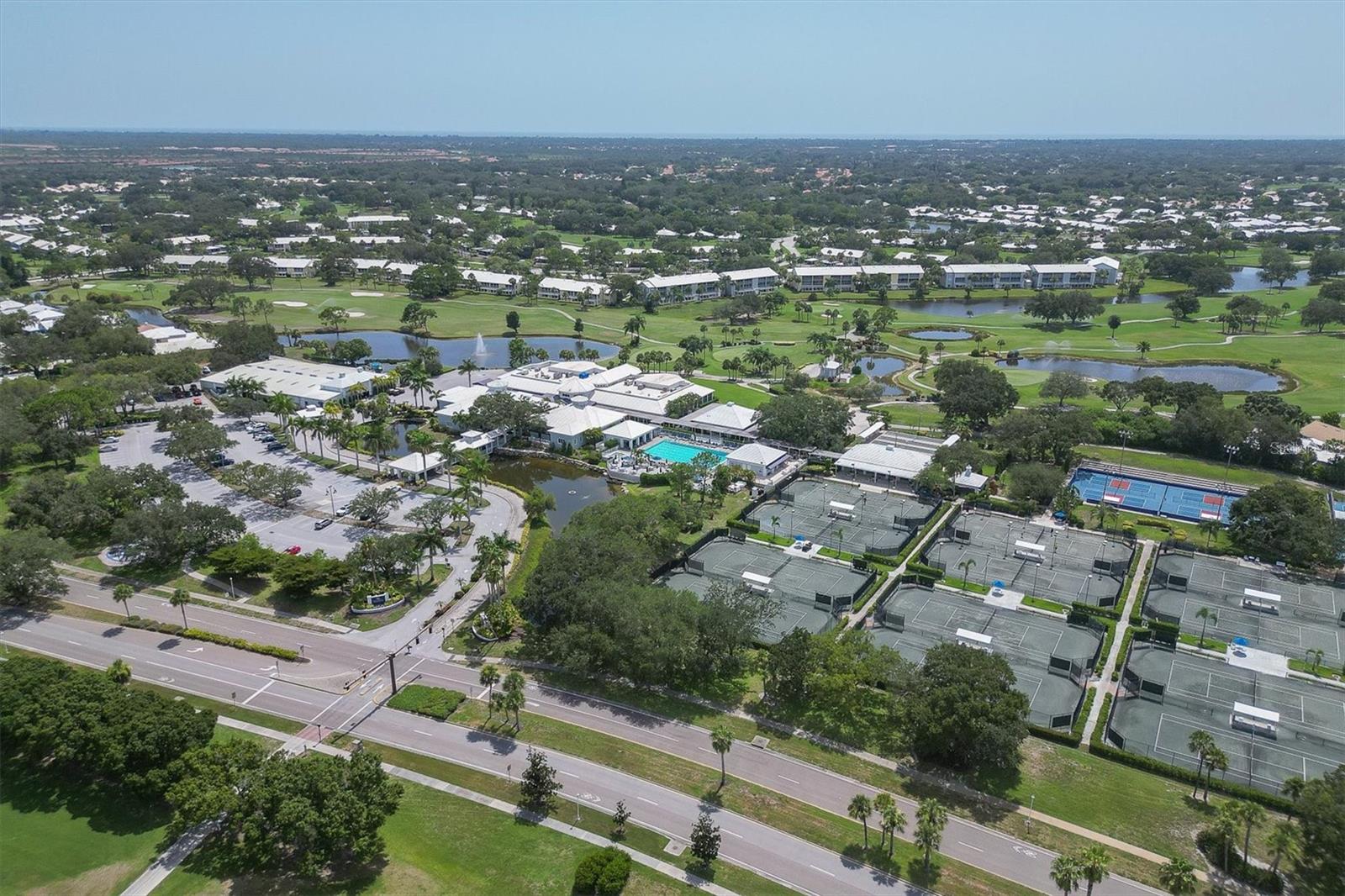 135 BRAEMAR AVE, VENICE, FL, 34293