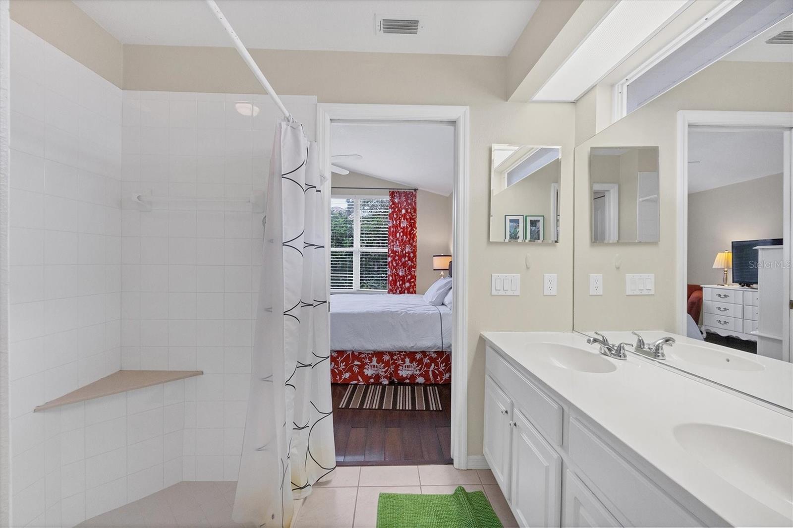 135 BRAEMAR AVE, VENICE, FL, 34293