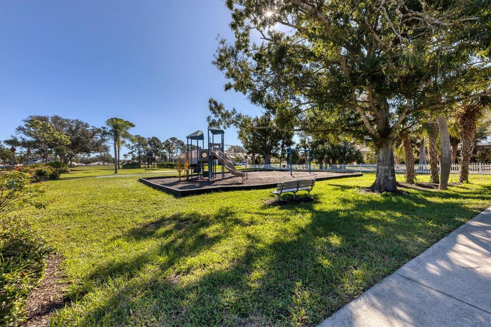 135 BRAEMAR AVE, VENICE, FL, 34293