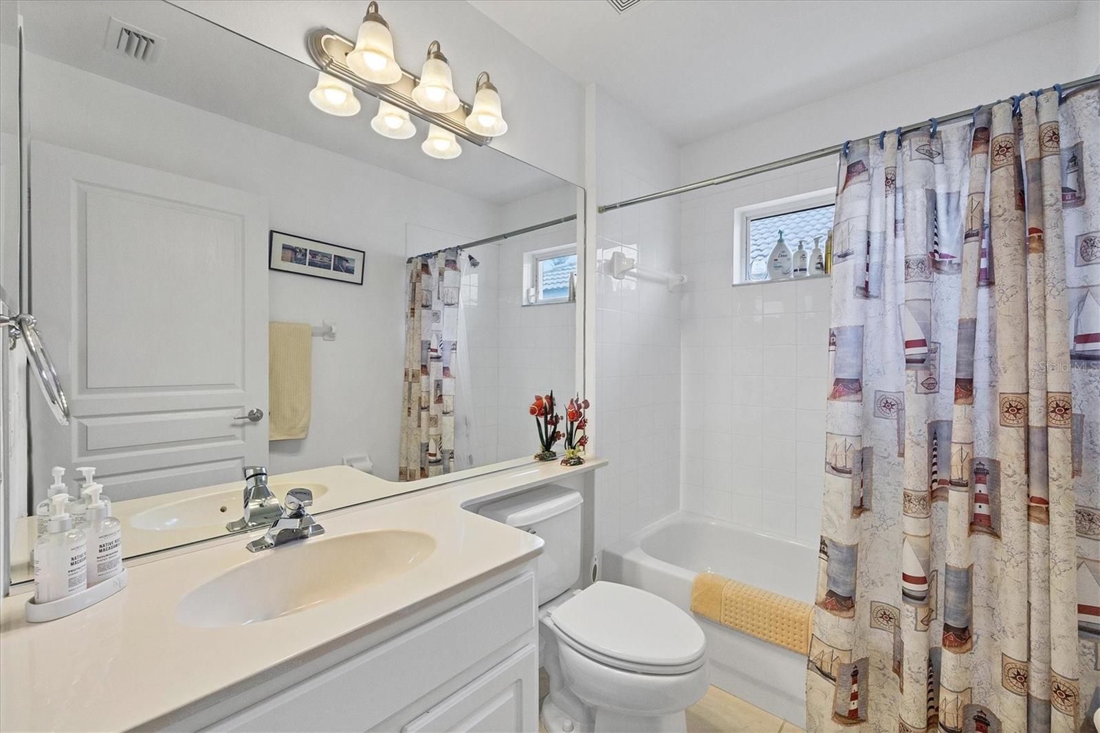 135 BRAEMAR AVE, VENICE, FL, 34293
