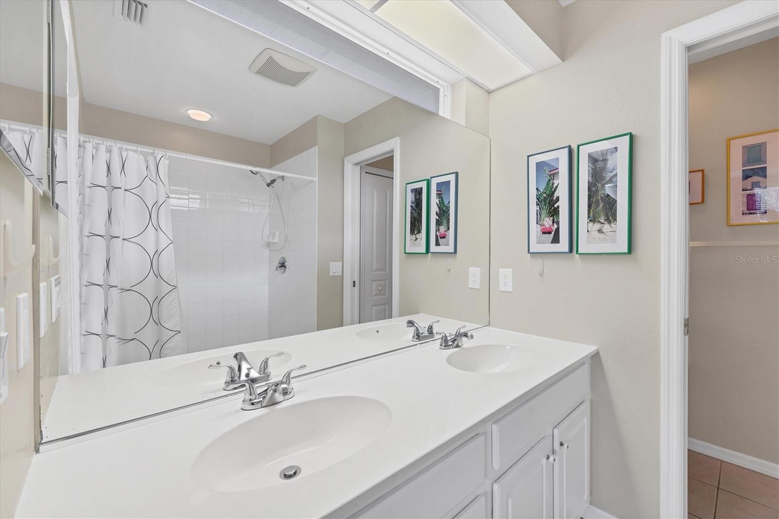 135 BRAEMAR AVE, VENICE, FL, 34293