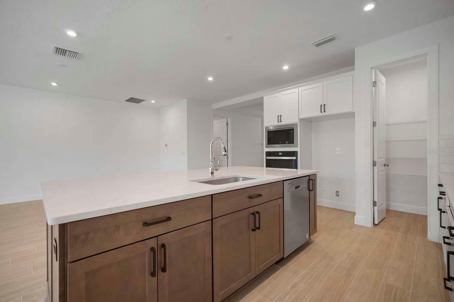 6212 BROAD FIELD AVE, APOLLO BEACH, FL, 33572