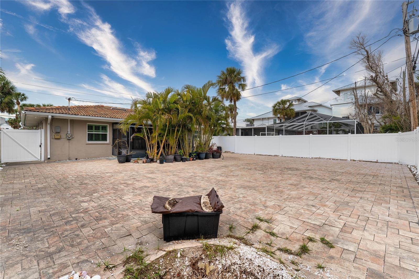 809 MANDALAY AVE, CLEARWATER BEACH, FL, 33767