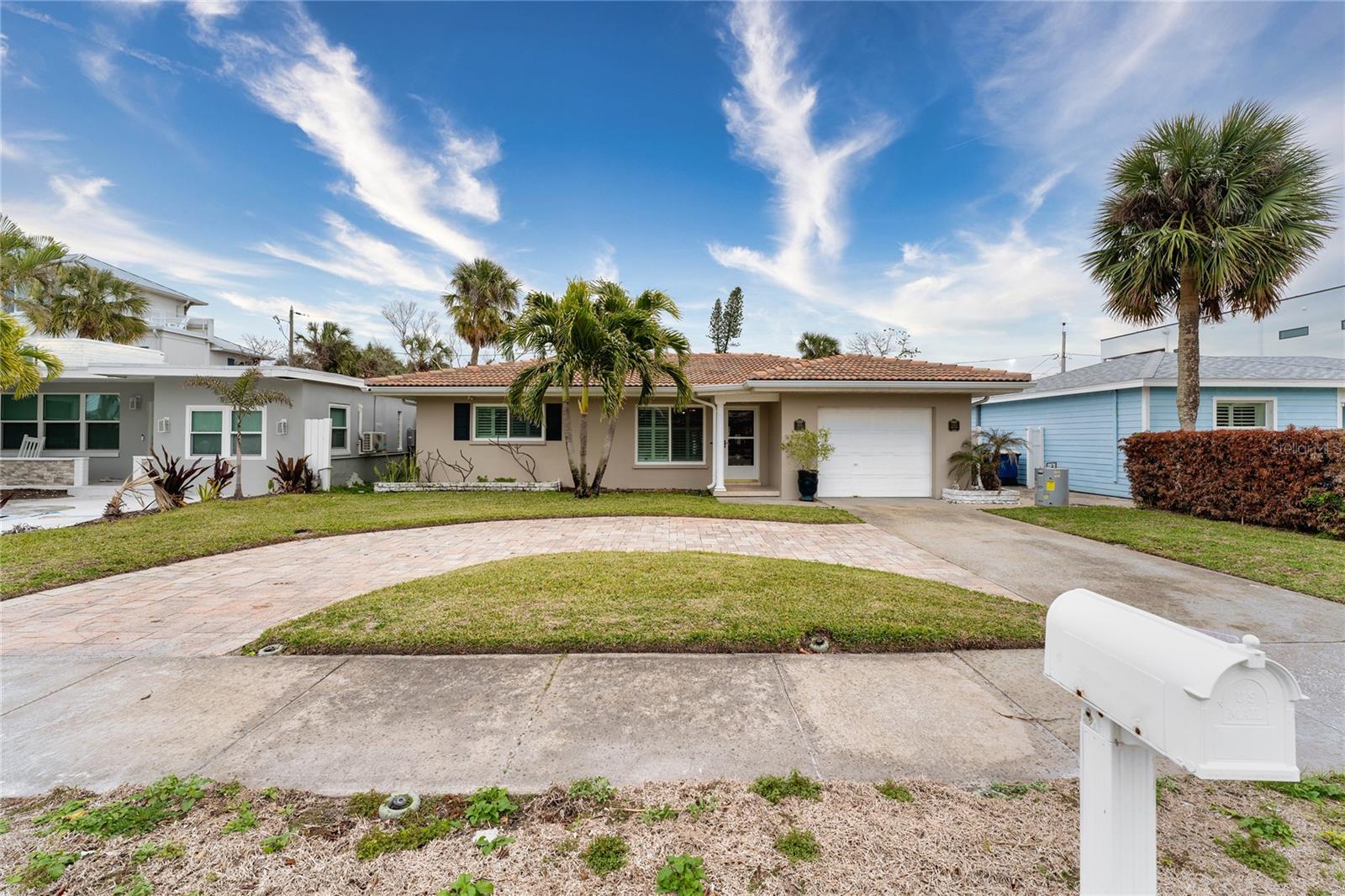 809 MANDALAY AVE, CLEARWATER BEACH, FL, 33767