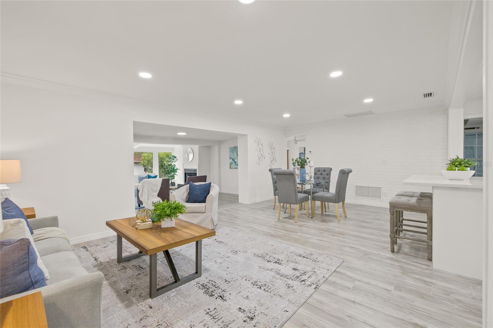 2255 S LAGOON CIR, CLEARWATER, FL, 33765