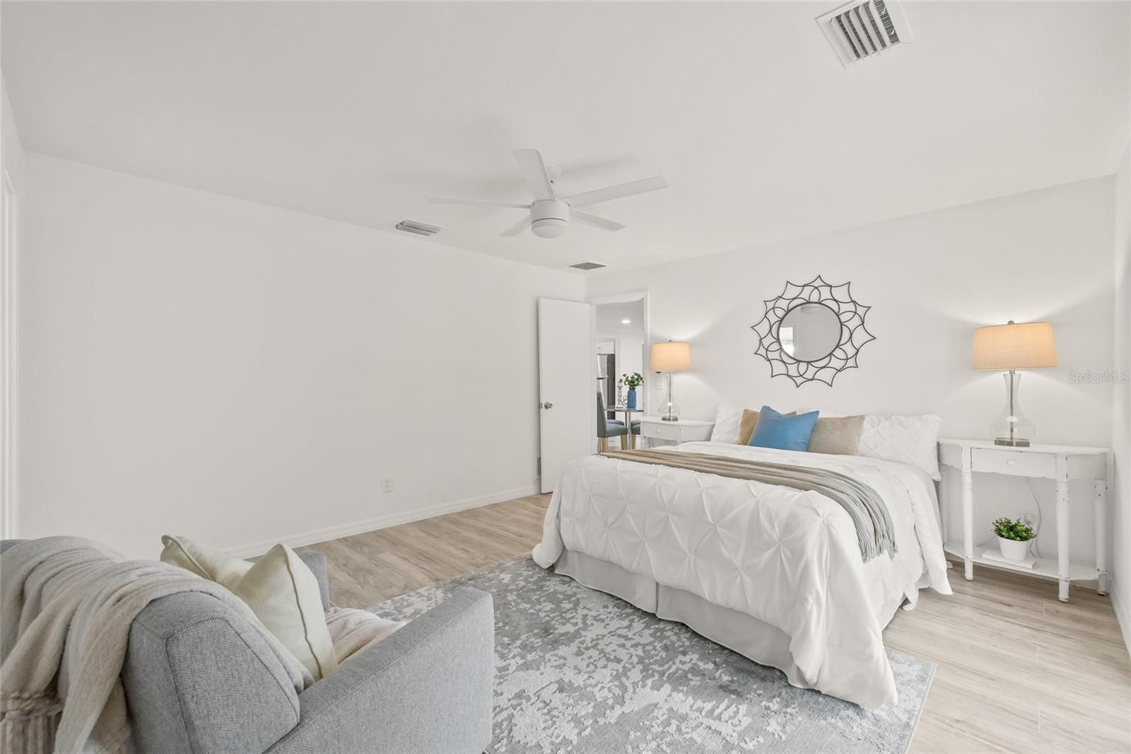 2255 S LAGOON CIR, CLEARWATER, FL, 33765
