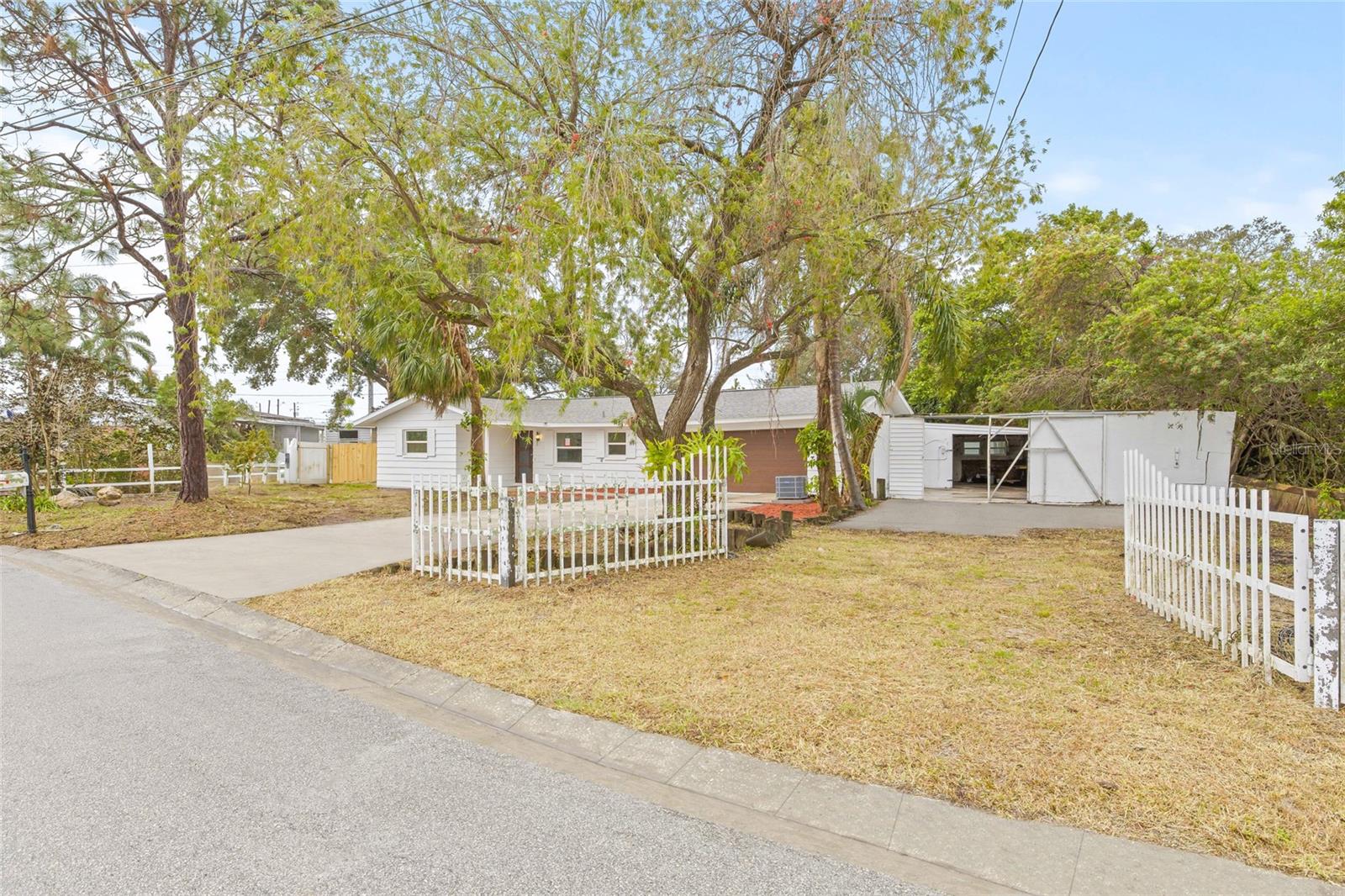 2255 S LAGOON CIR, CLEARWATER, FL, 33765