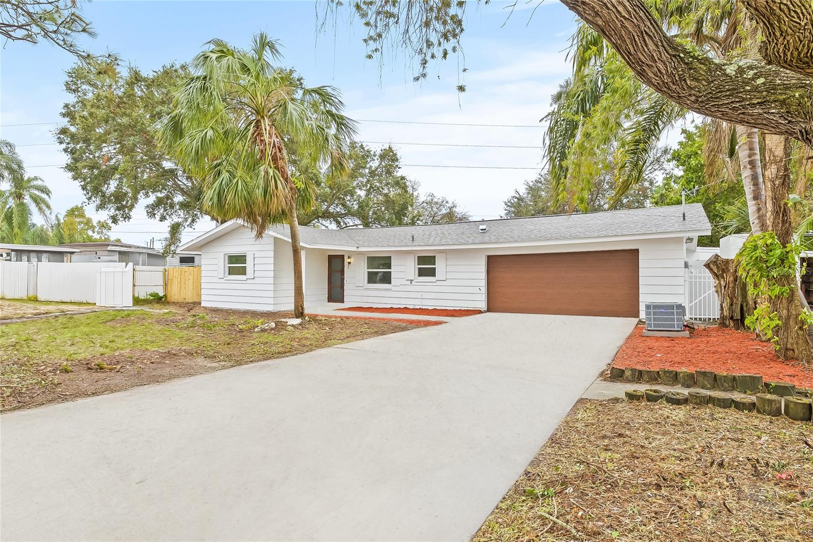 2255 S LAGOON CIR, CLEARWATER, FL, 33765