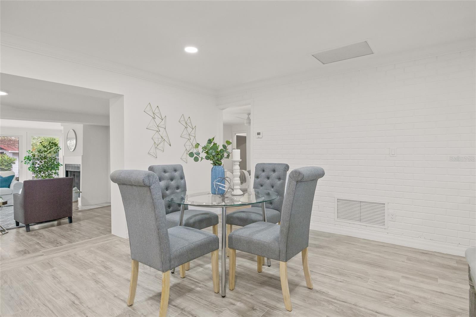 2255 S LAGOON CIR, CLEARWATER, FL, 33765
