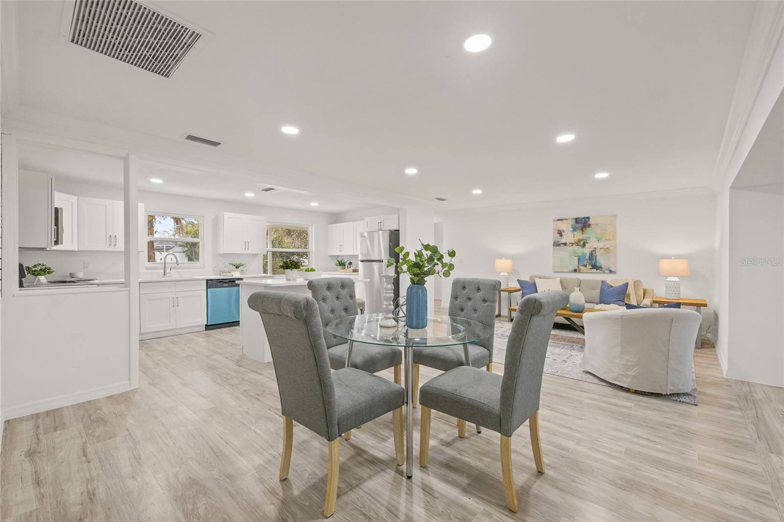 2255 S LAGOON CIR, CLEARWATER, FL, 33765